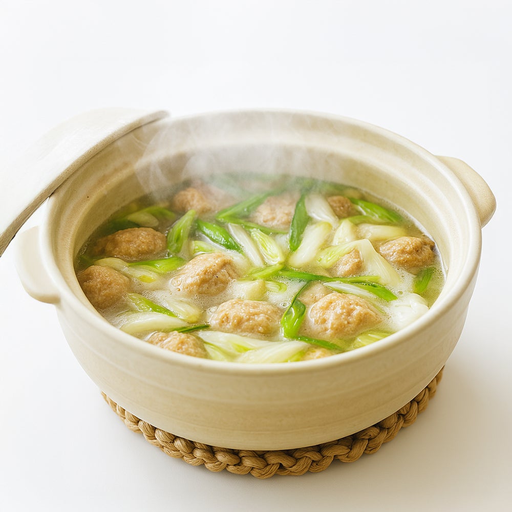 雞肉丸子和牛蒡的生姜味增火鍋