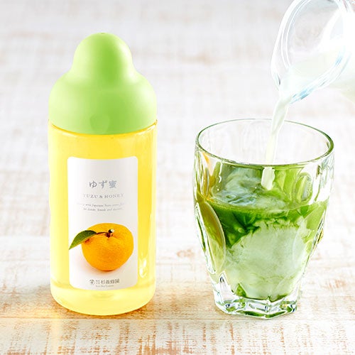 "Honey and Apple Vinegar" and "Yuzu & Honey" Green Juice with Milk